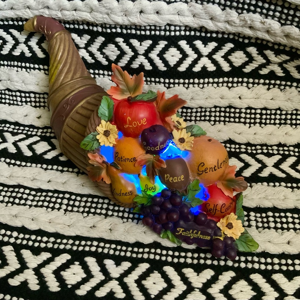 Vintage Changing Color Light Cornucopia Fall Harvest Centerpiece Collections Etc